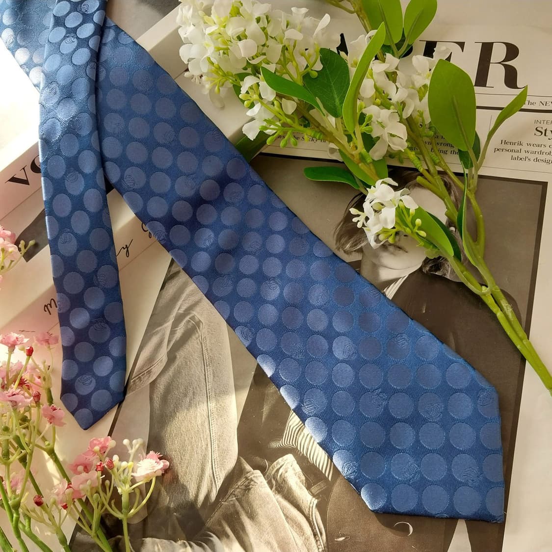 듀퐁 실크 블루 자수 도트 패턴 넥타이 8.4cm A+등급 K1903
 상품이미지3