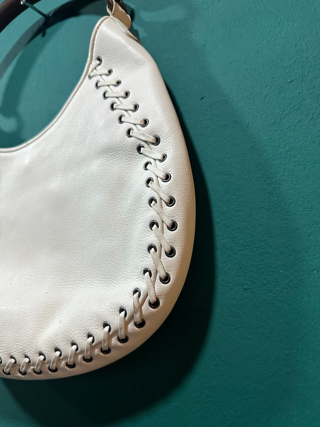 디올 화이트 레이스업 호보백 상품이미지5