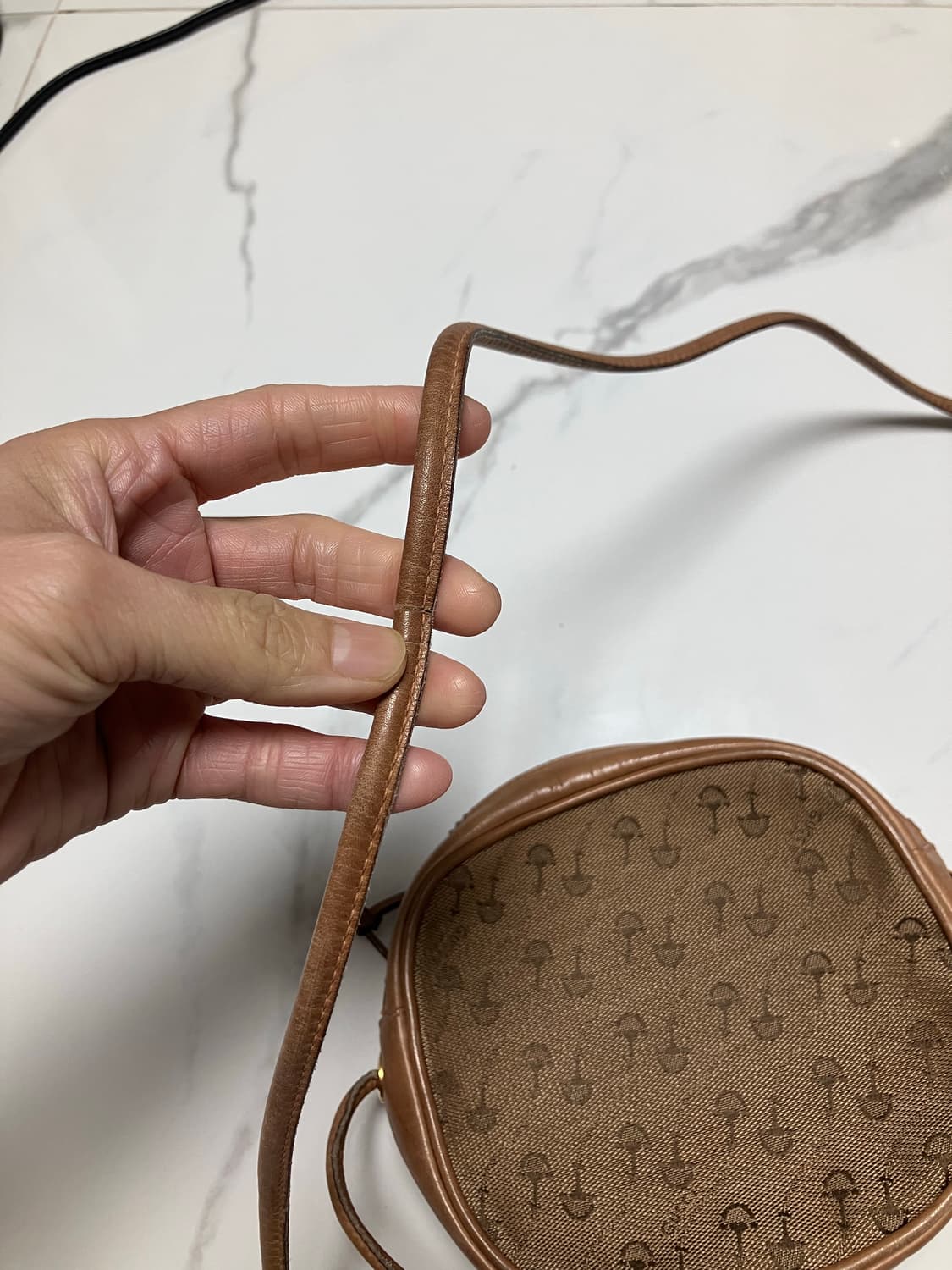 올드 구찌 빈티지 미니 탬버린백 모노그램 크로스백 브라운 상품이미지4