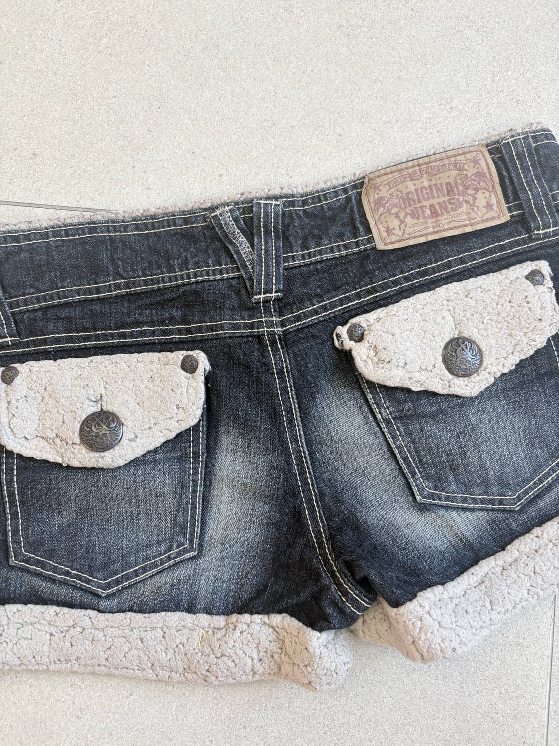 스컬 퍼 데님 숏츠 상품이미지5