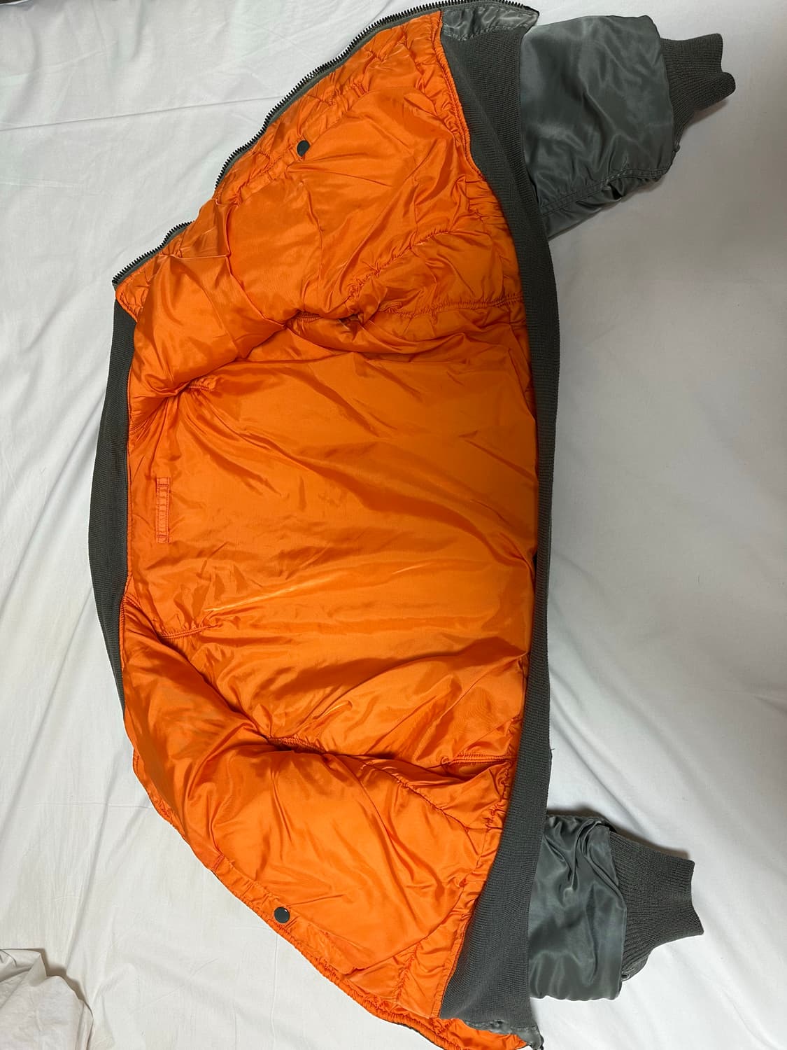 알파 마원 정밀복각 XL 데드스탁급(alpha industry ma-1) 상품이미지2