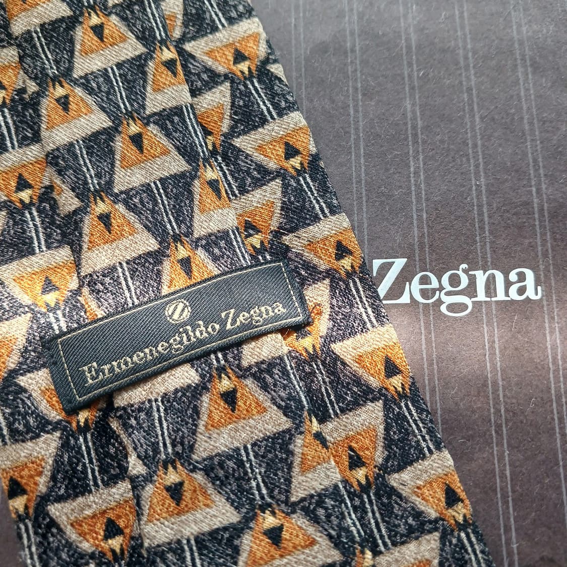 에르메네질도 제냐 실크 브라운 넥타이 9.3cm B등급 A18674
 상품이미지3