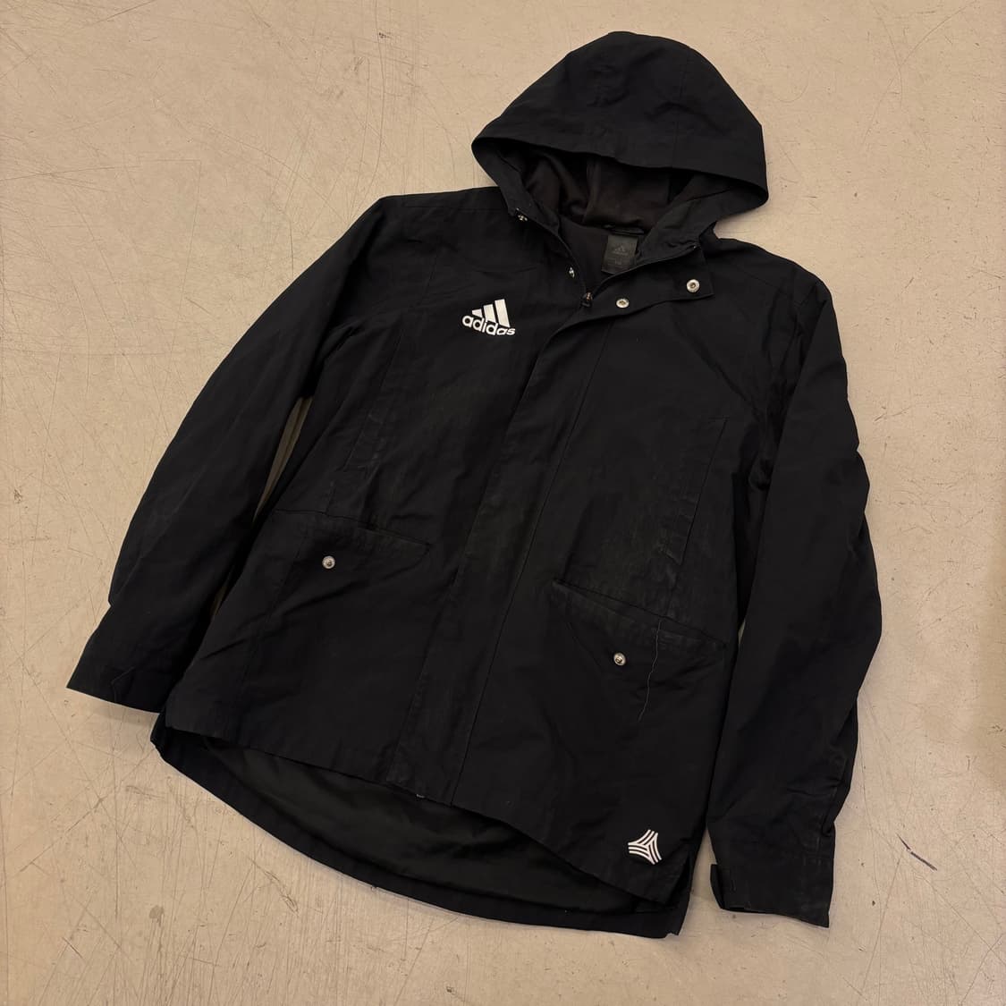 아디다스 스몰로고 후드 바람막이 상품이미지1