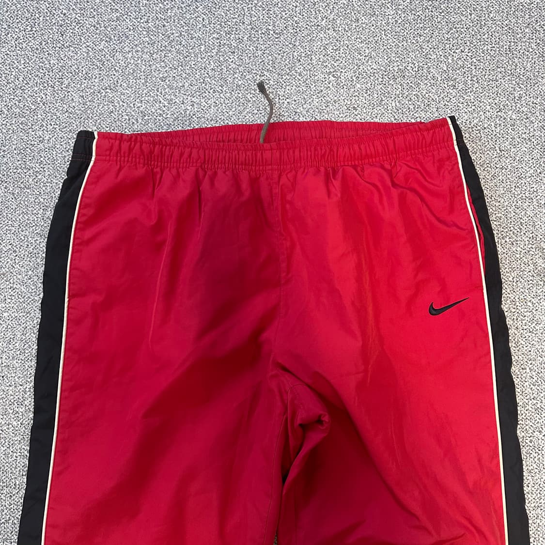 나이키 레드 트랙팬츠 상품이미지2