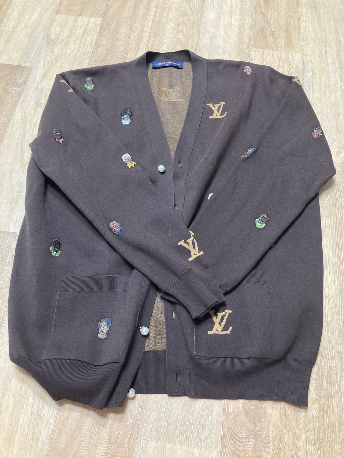 (100-105) 24SS 루이비통 엠브로이더드 코튼 가디건 상품이미지3