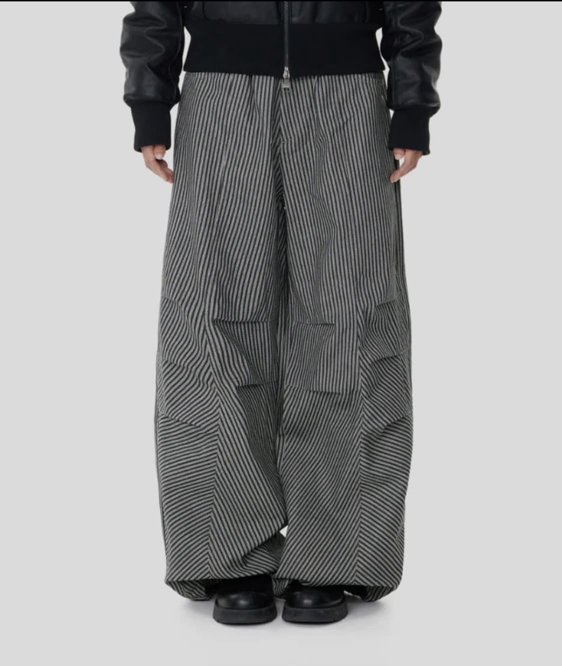 1)아캄 스트라이프 팬츠 블랙 상품이미지1
