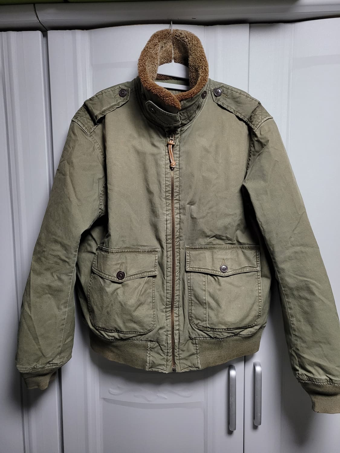 폴로 랄프로렌 B-10 시어링 플라이트 봄버 다운 자켓 상품이미지2