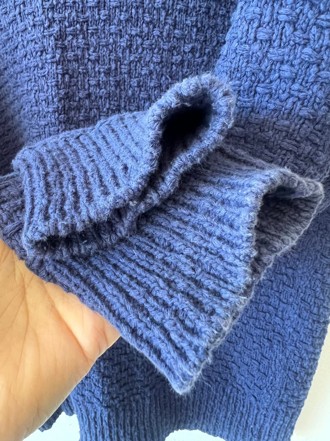 코스 COS 남성 네이비 하이넥니트 코튼니트 상품이미지4