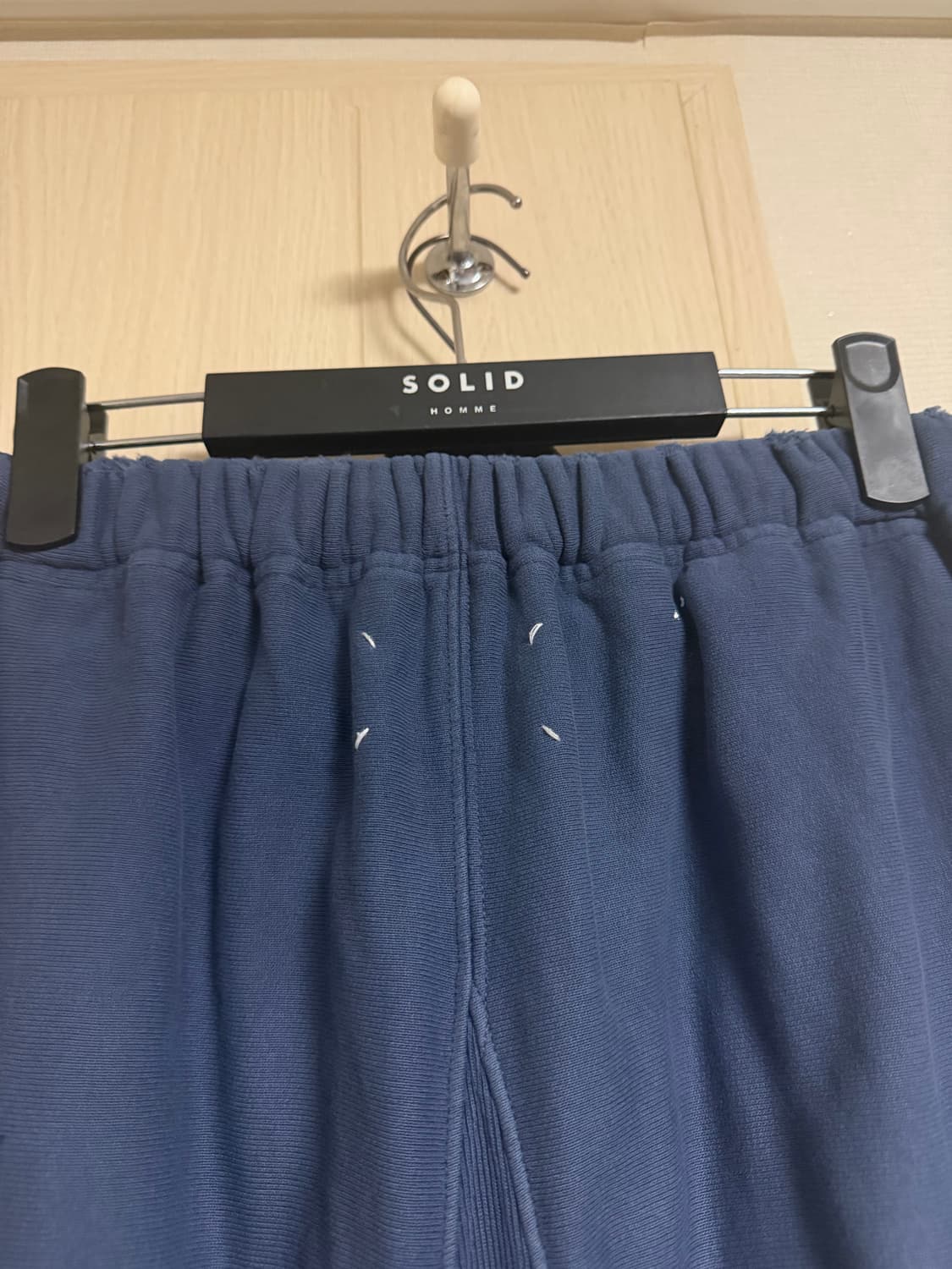 메종 마르지엘라 25ss 네이비 페인트 스플리터 스웨트 팬츠 상품이미지4