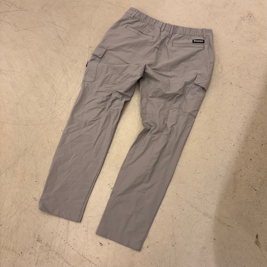 디스커버리 그레이 카고 팬츠 상품이미지3