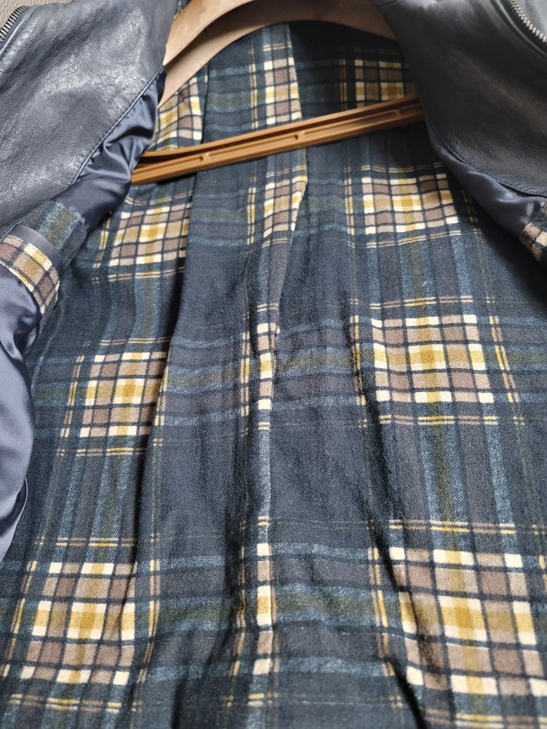 시리즈 양가죽자켓 짙은남색 100정사이즈 상태굿

 상품이미지5