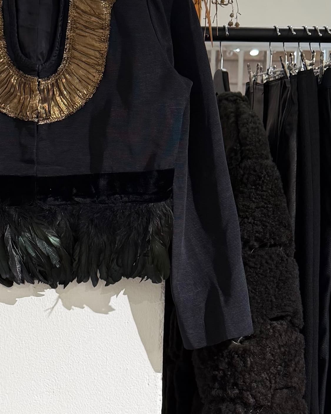 드리스 반 노튼 블랙 패더 골드게더링 자켓 상품이미지6