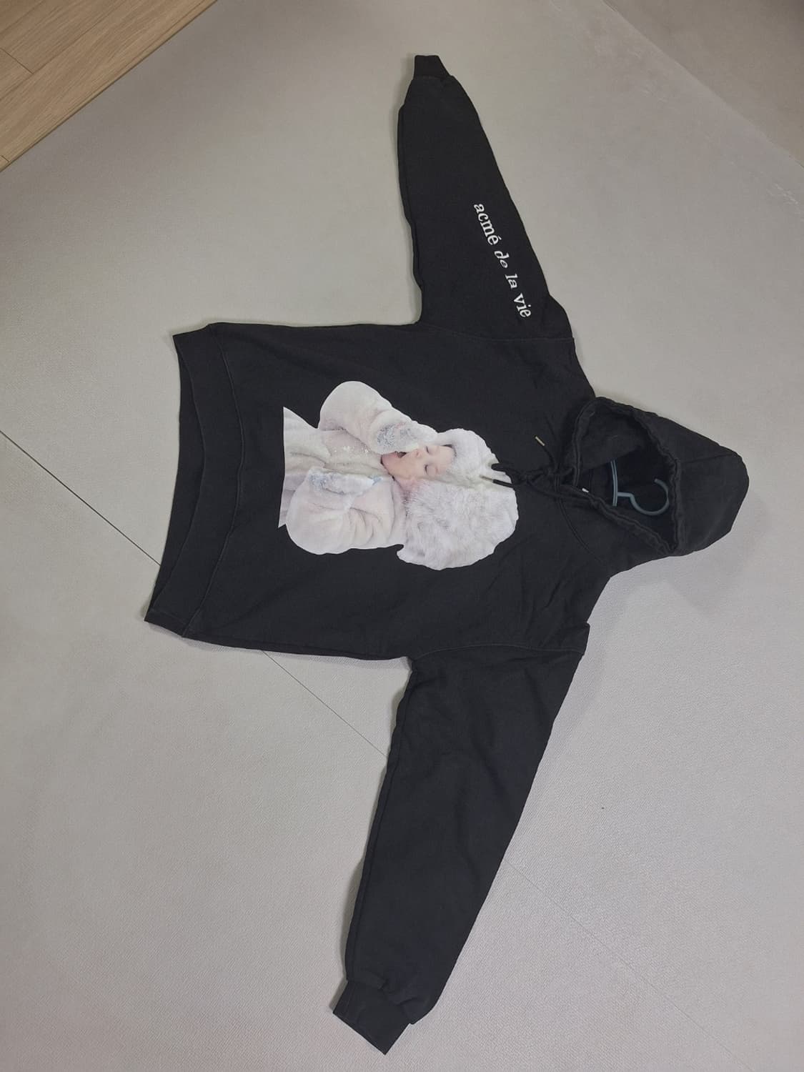 아크메드라비 후드티 상품이미지2