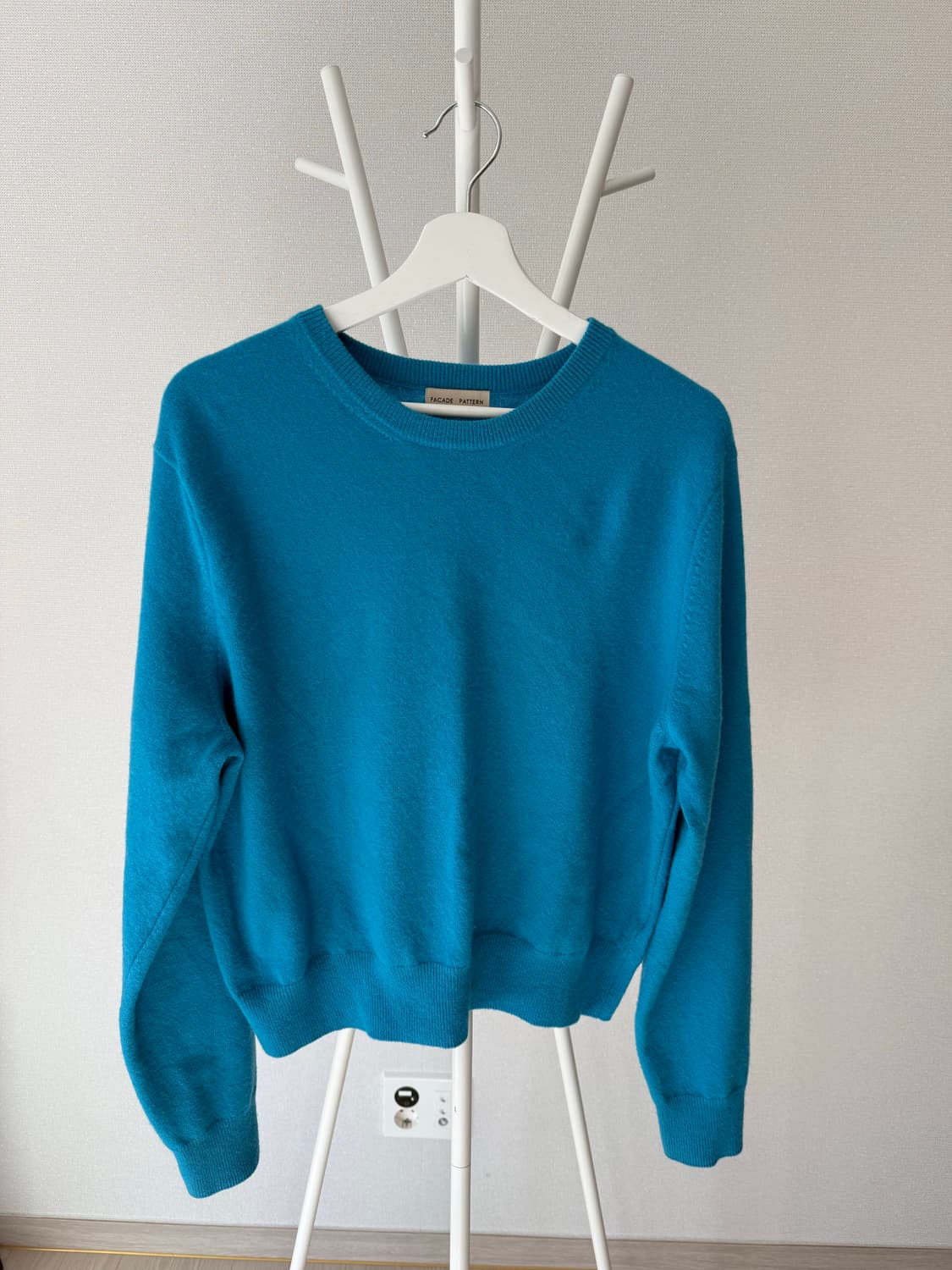 파사드패턴 캐시미어 라운드니트 오션블루 m사이즈 상품이미지1