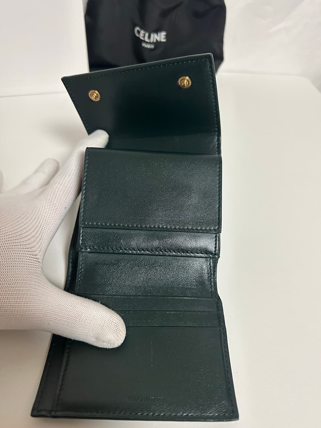 셀린느 트라이폴드 반지갑 올리브 (OS) 상품이미지9
