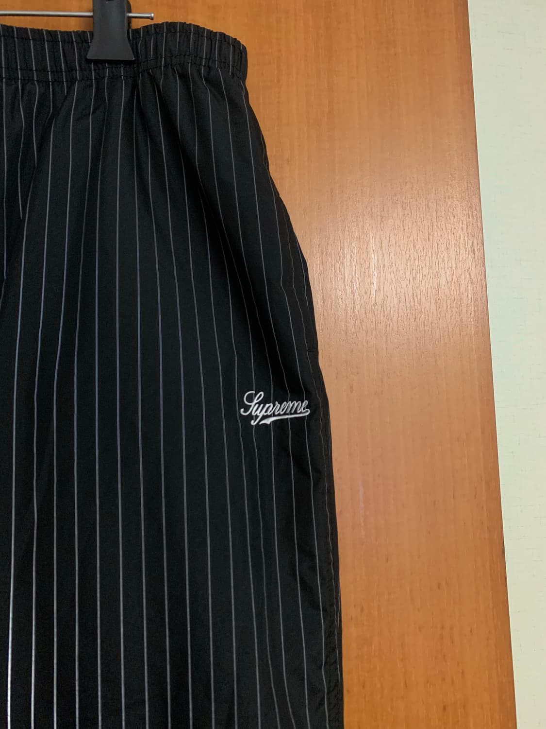 슈프림 핀스트라이프 트랙팬츠 블랙 L 상품이미지2
