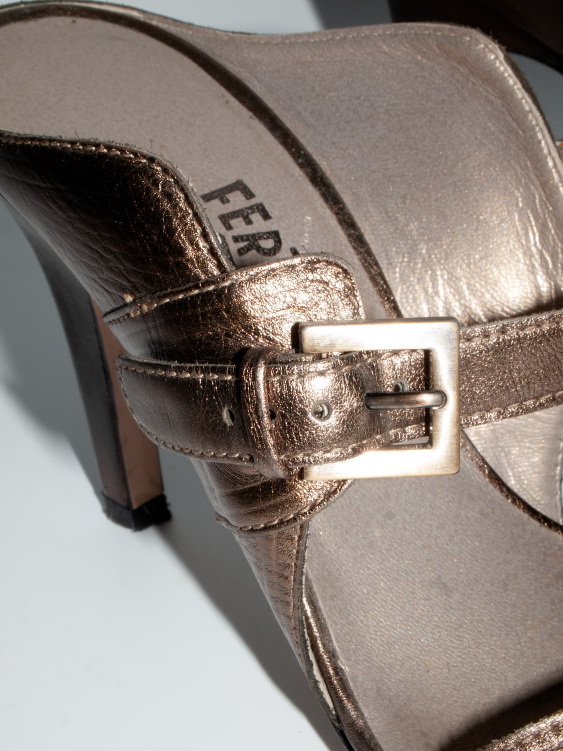 Bronze Metallic Buckle Pumps 상품이미지6