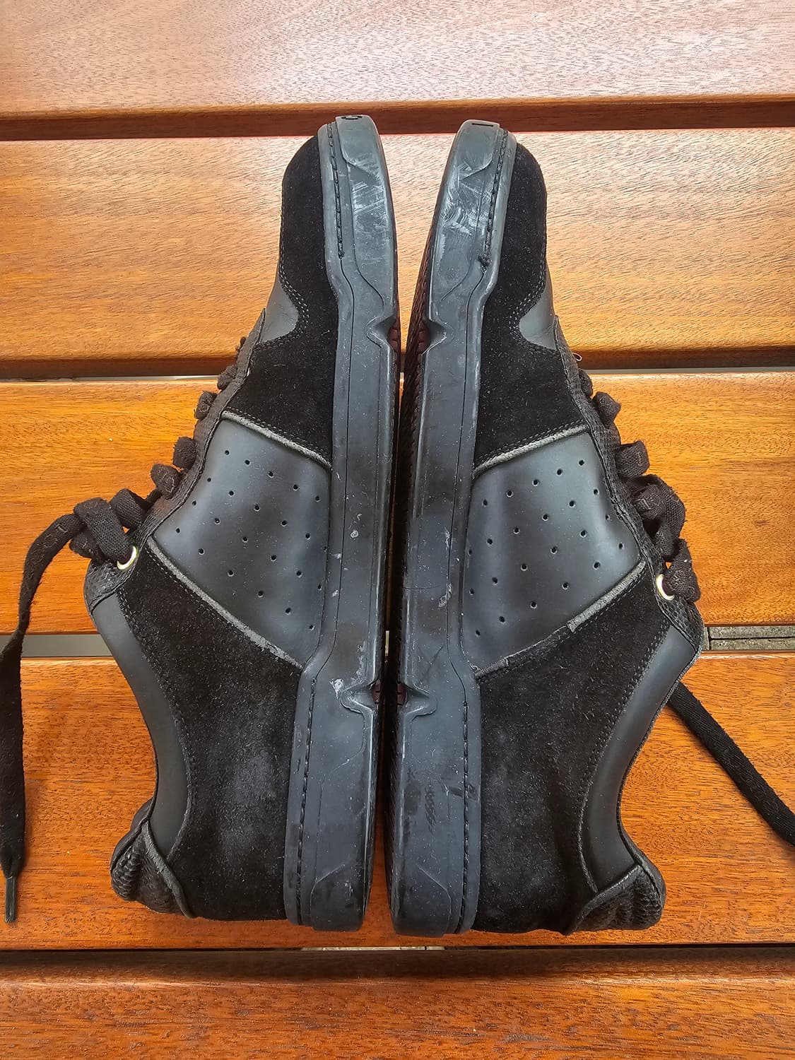 구찌 블랙 스니커즈 상품이미지3