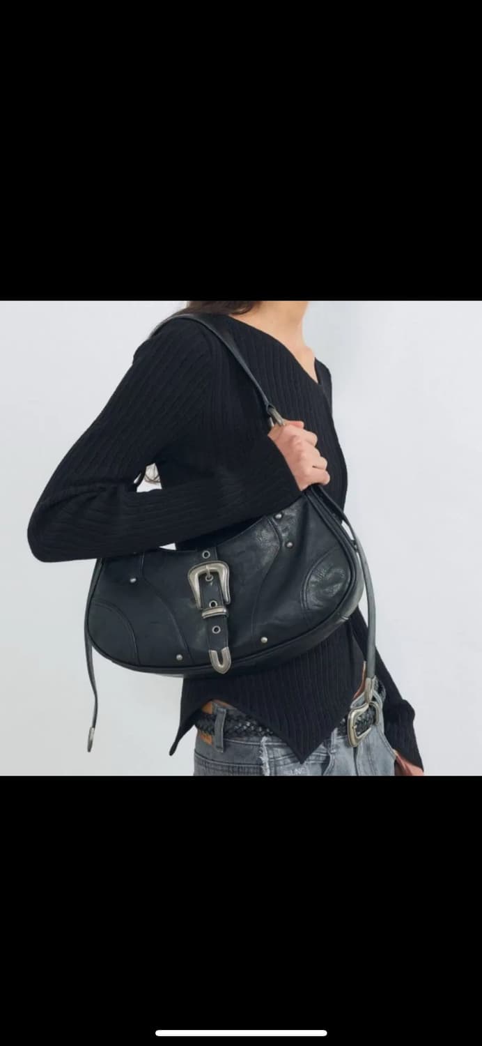 인사일런스우먼 포우레더 버클 숄더백 BLACK 상품이미지1