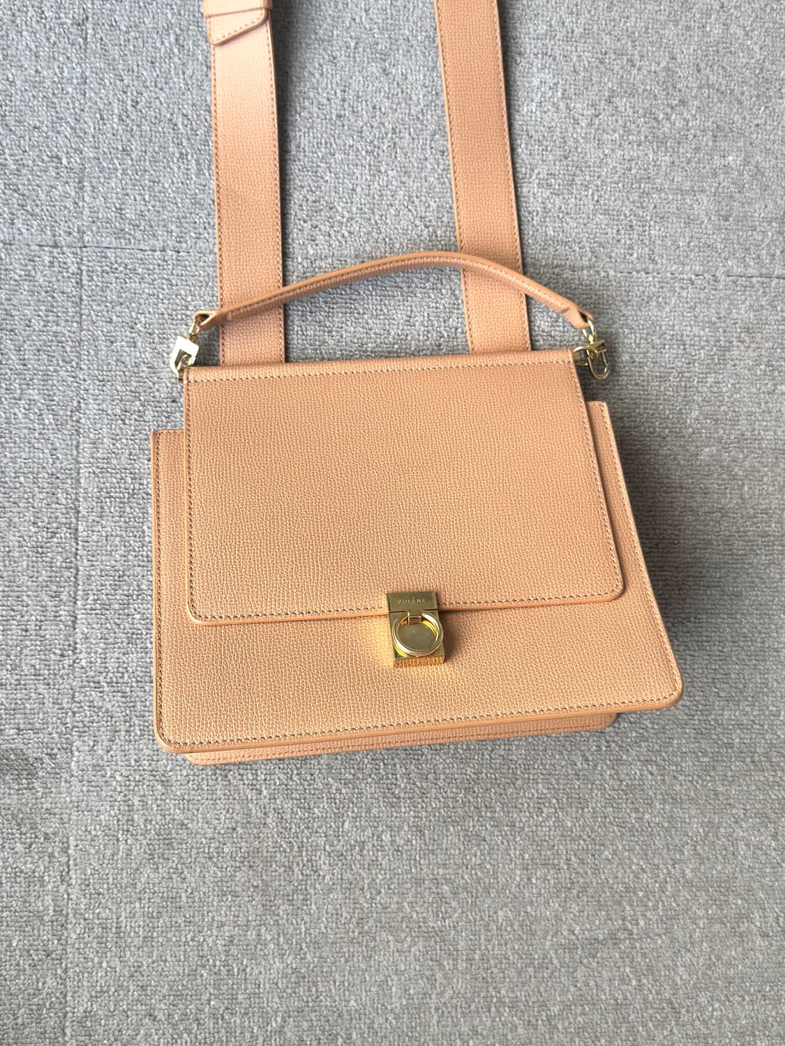 Polene 누메로 셉트 텍스쳐드 카멜 컬러 크로스백 상품이미지9