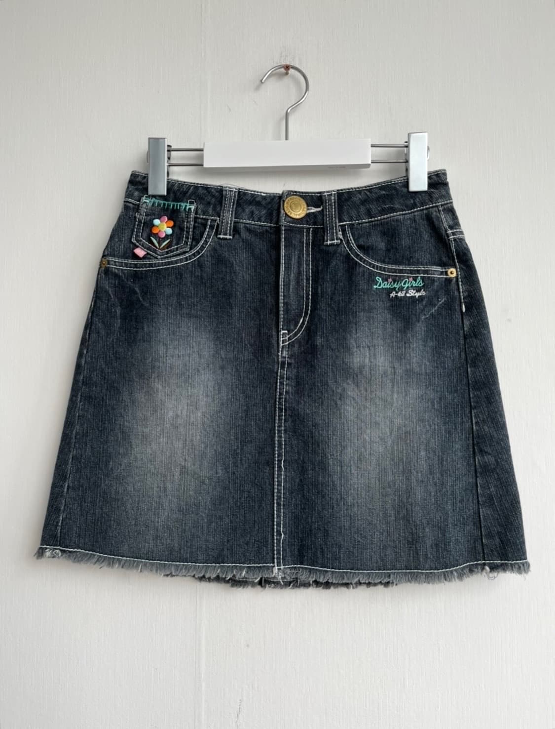 DAISY LOVERS 플라워 자수 데님 플리츠 스커트 상품이미지1