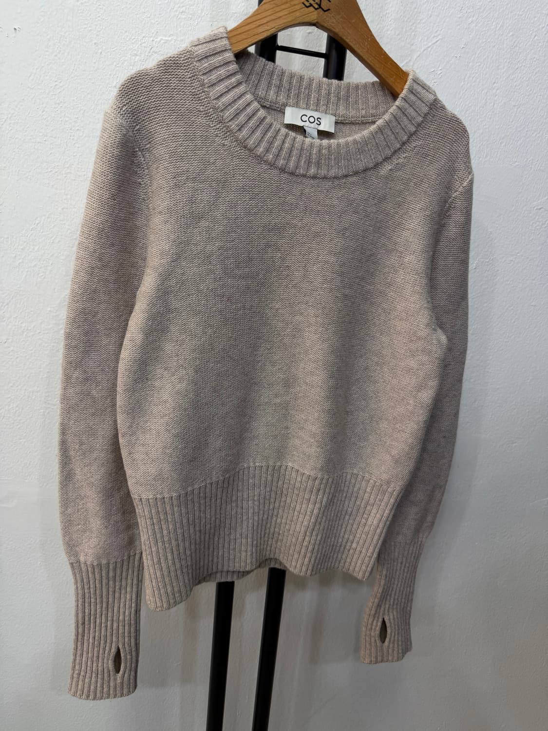 정품) COS 코스 여성 핑거홀 니트 스웨터 S 상품이미지2