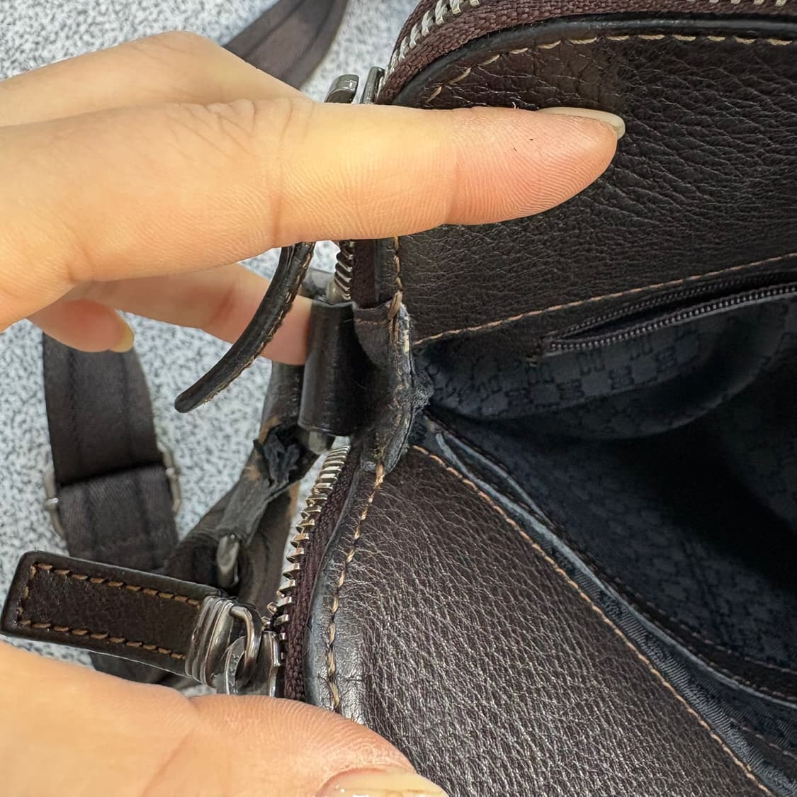 닥스 가죽 크로스백 0409J 상품이미지7