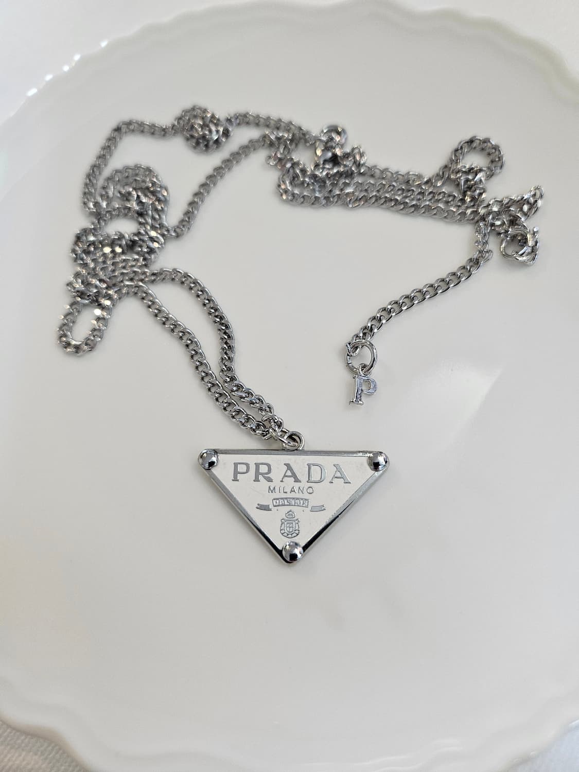 프라다 업사이클링 롱체인 목걸이 화이트 상품이미지3
