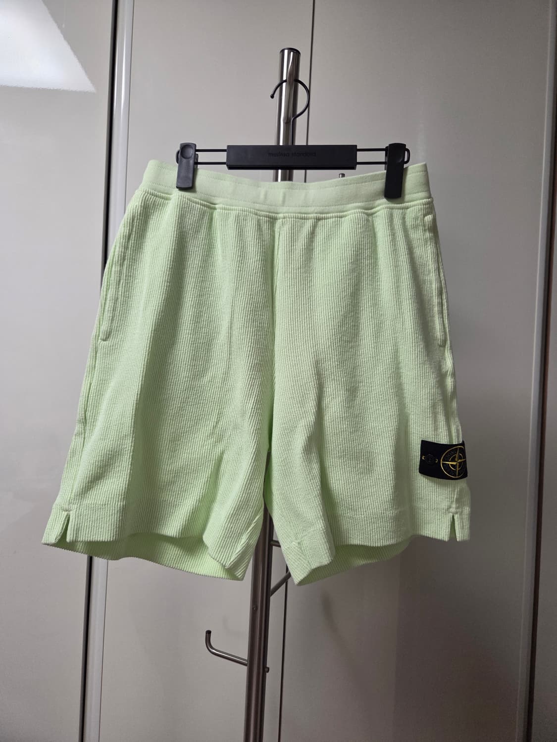 스톤아일랜드 버뮤다 반바지 라이트그린 상품이미지1
