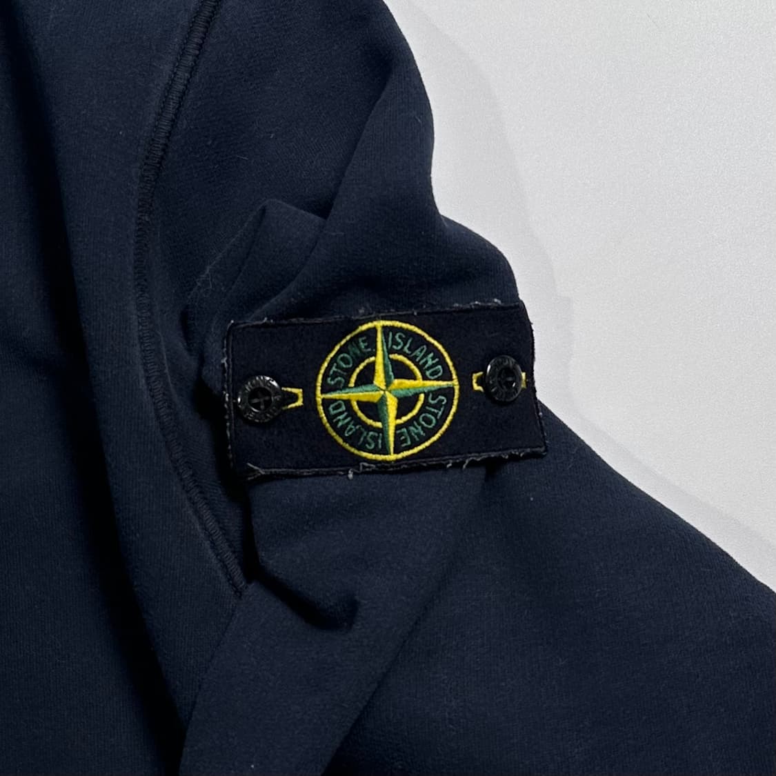 스톤아일랜드 와펜 맨투맨 상품이미지4