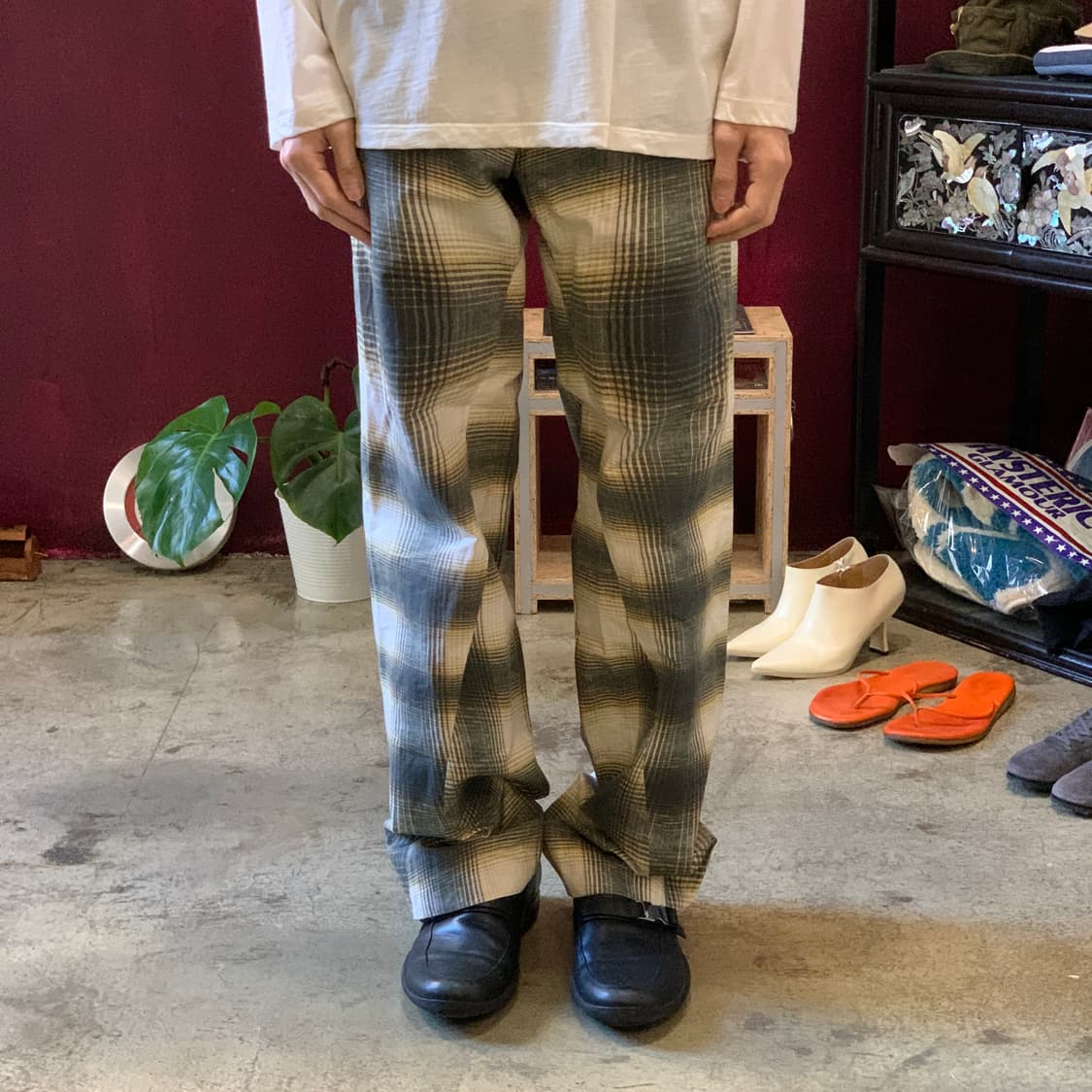 비앙카 손더스 3D 벨티드 체크 트라우저 상품이미지3