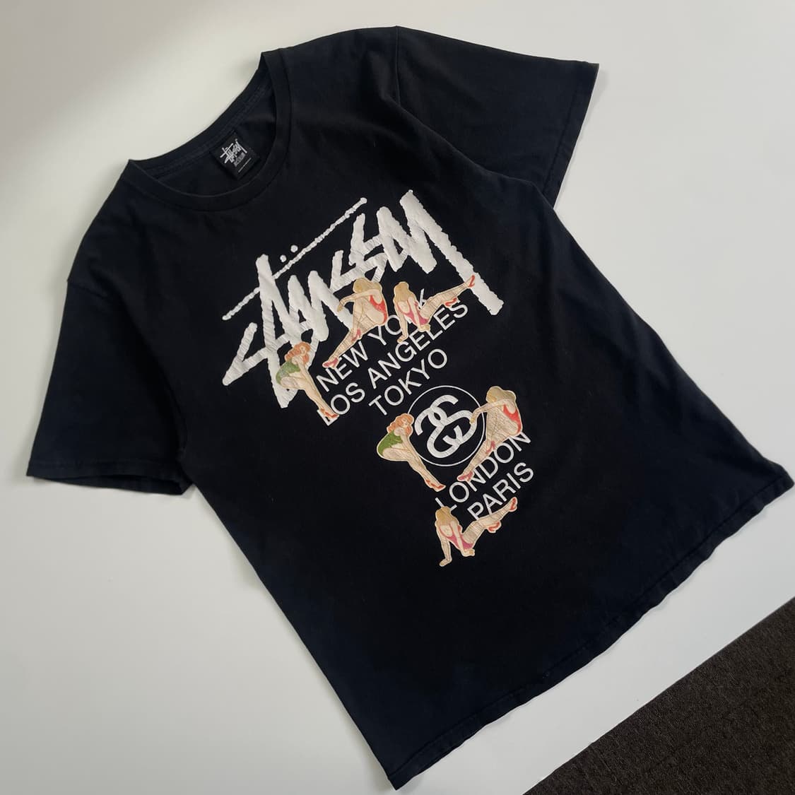 Stussy 스투시 90‘s 월드투어 핀업걸 반팔티 상품이미지2