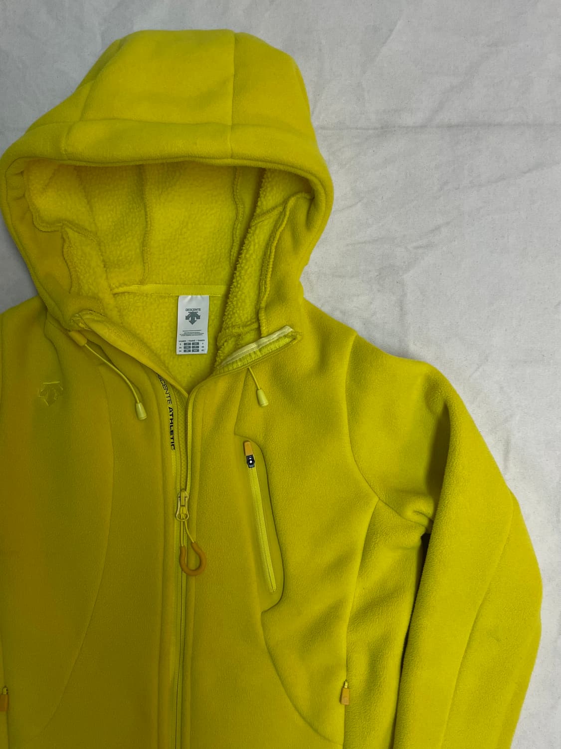 데상트 플리스 후드집업 상품이미지2