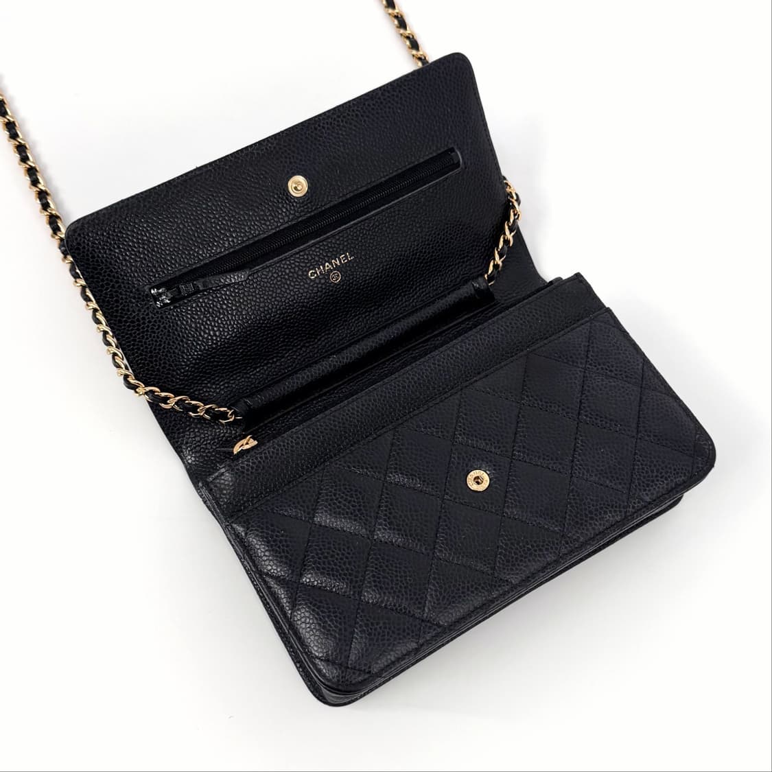 샤넬 캐비어 WOC 체인 크로스백 블랙 (AP0250) 상품이미지6