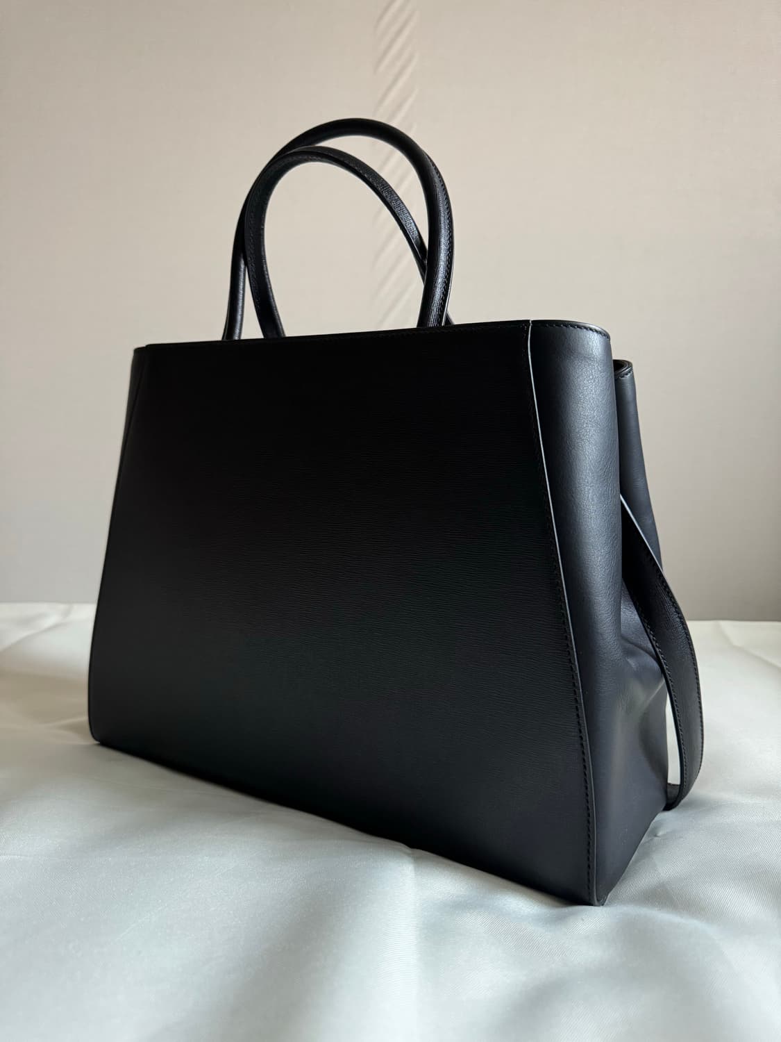 펜디 투쥬르 토트백 상품이미지2