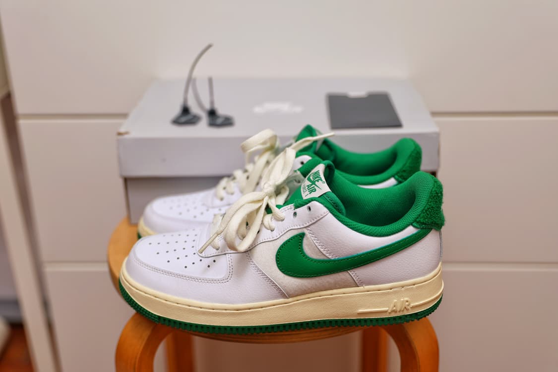 나이키 에어포스 1 '07 LV8 바시티 화이트 파인 그린 상품이미지1