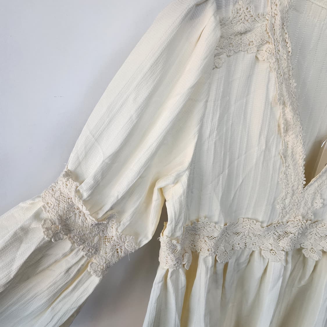 레이스 배색 블라우스 아이보리 상품이미지3