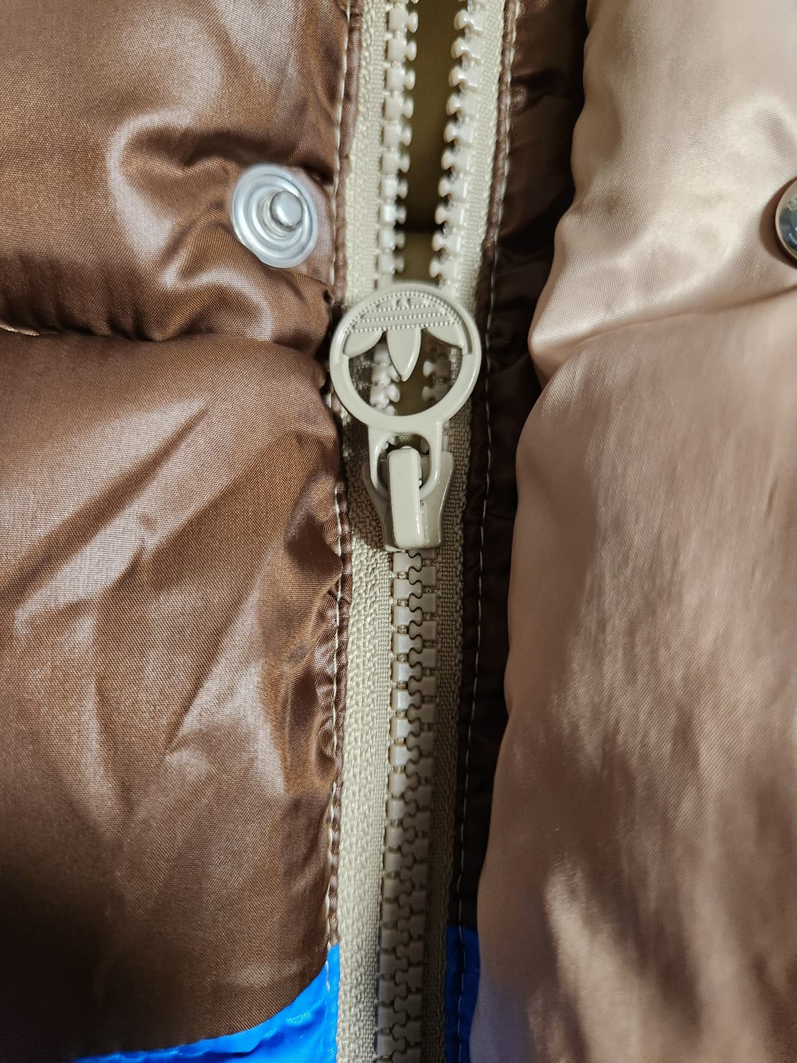 새상품급)아디다스 오리지널 패딩조끼 AC 베스트 (O57764) 사이즈L 상품이미지8