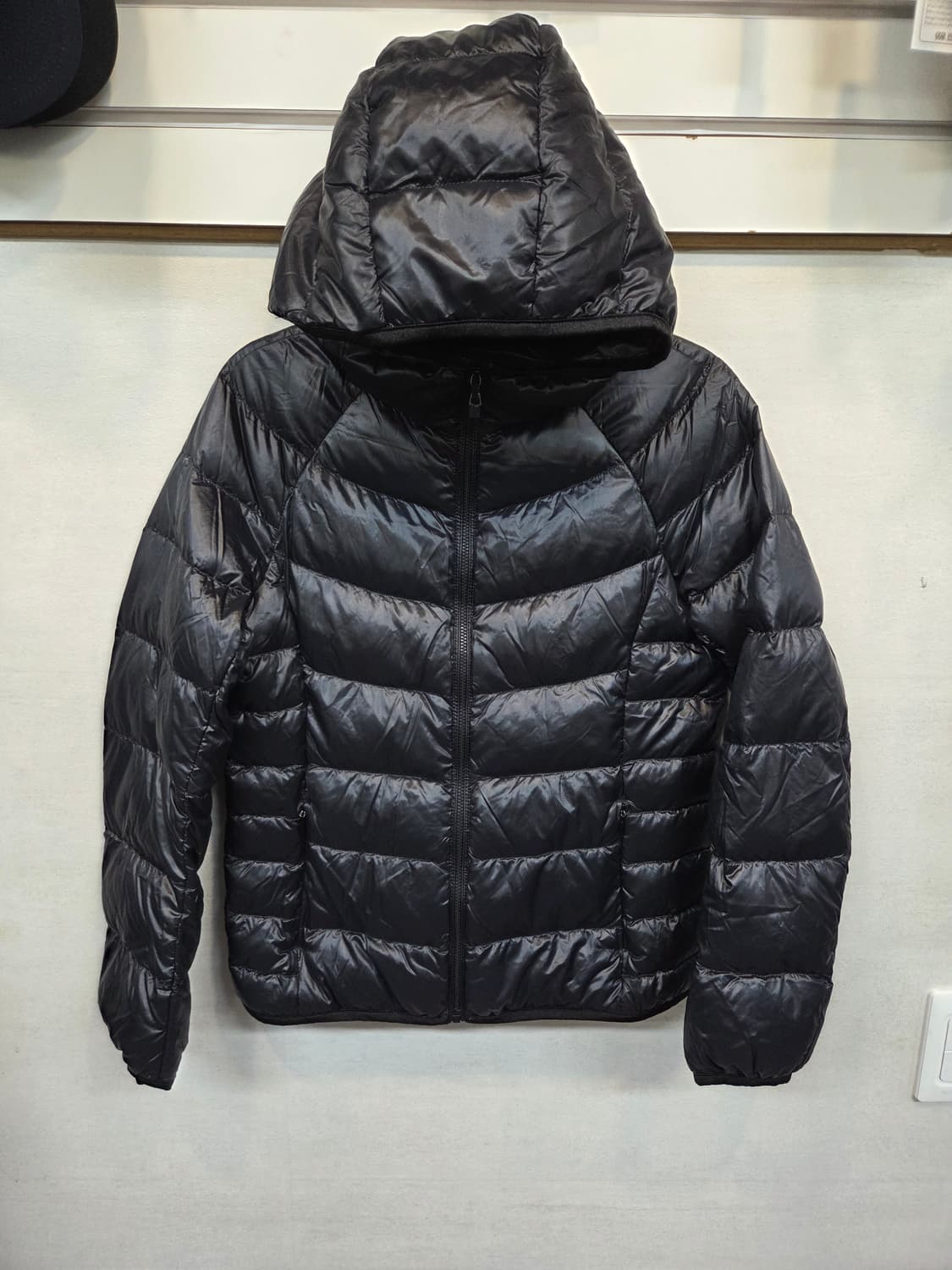 유니클로 경량 후드 다운패딩 s 상품이미지1