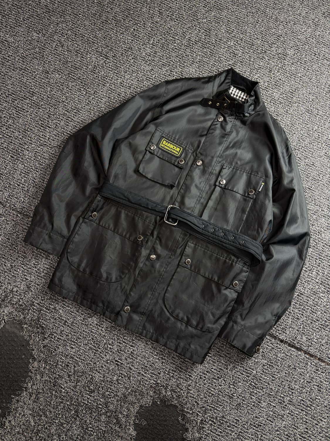 바버 인터네셔널 A7 왁스 자켓 블랙 4212 상품이미지1