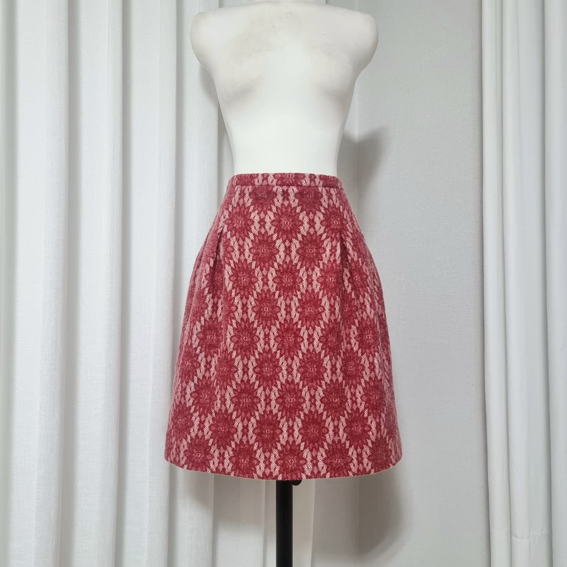 마쥬 maje 레이스자수 부클 스커트 치마 (표기36/25인치) 상태최상 상품이미지1