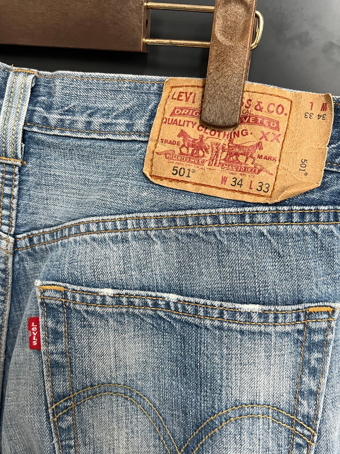 Levis 리바이스 501 버튼 플라이 연청 데님 팬츠 상품이미지3