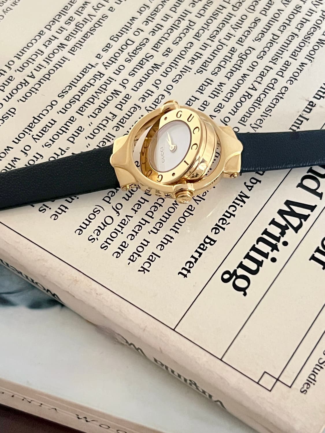 GUCCI 옐로우 골드 턴 케이스 구찌 시계 상품이미지1