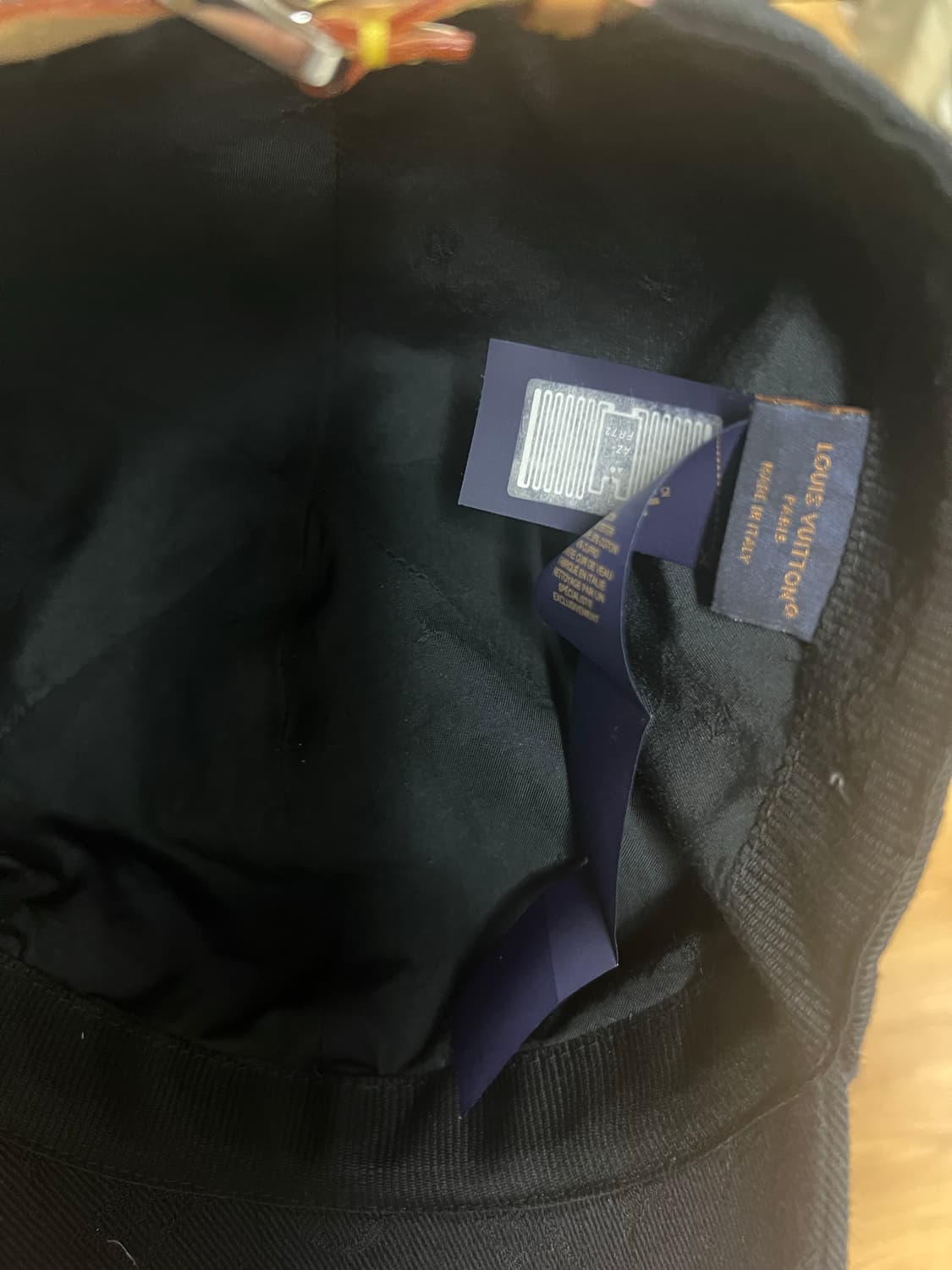 정품 루이비통 에센셜 볼캡 블랙 상품이미지3