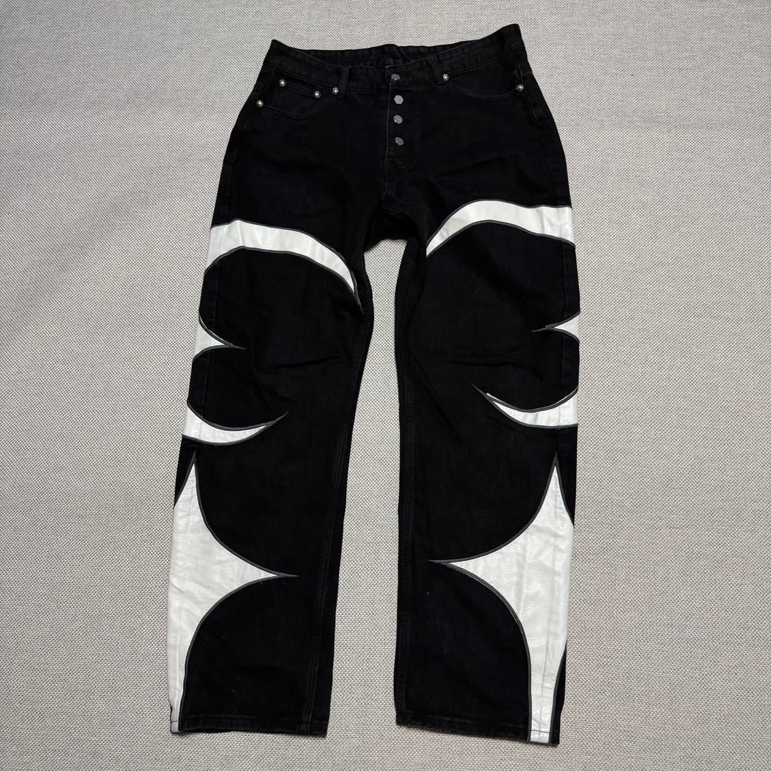 떠그클럽 초판 레더워싱 데님팬츠 블랙/화이트 상품이미지1