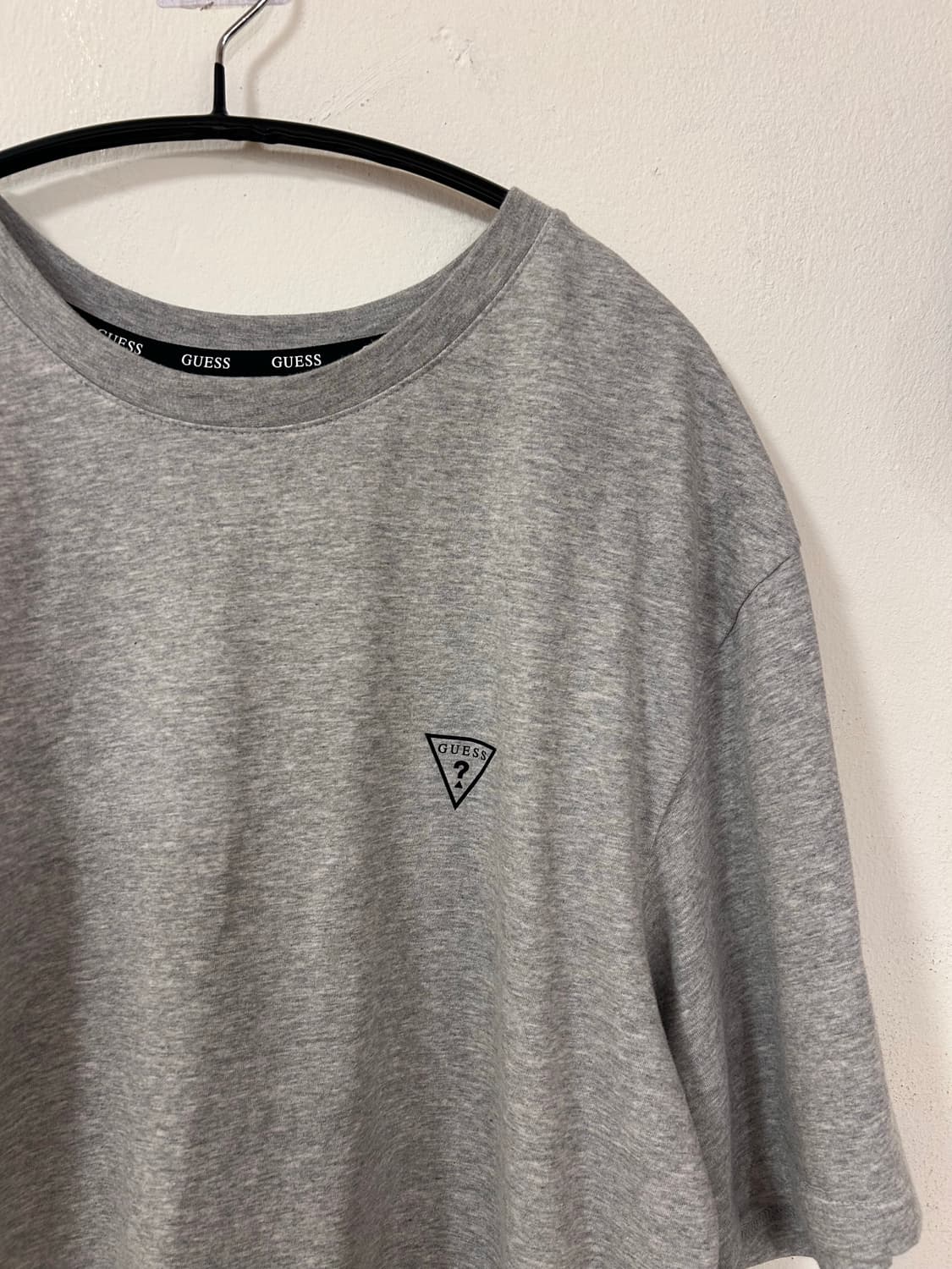 게스 회색 반팔티 (110) 상품이미지2