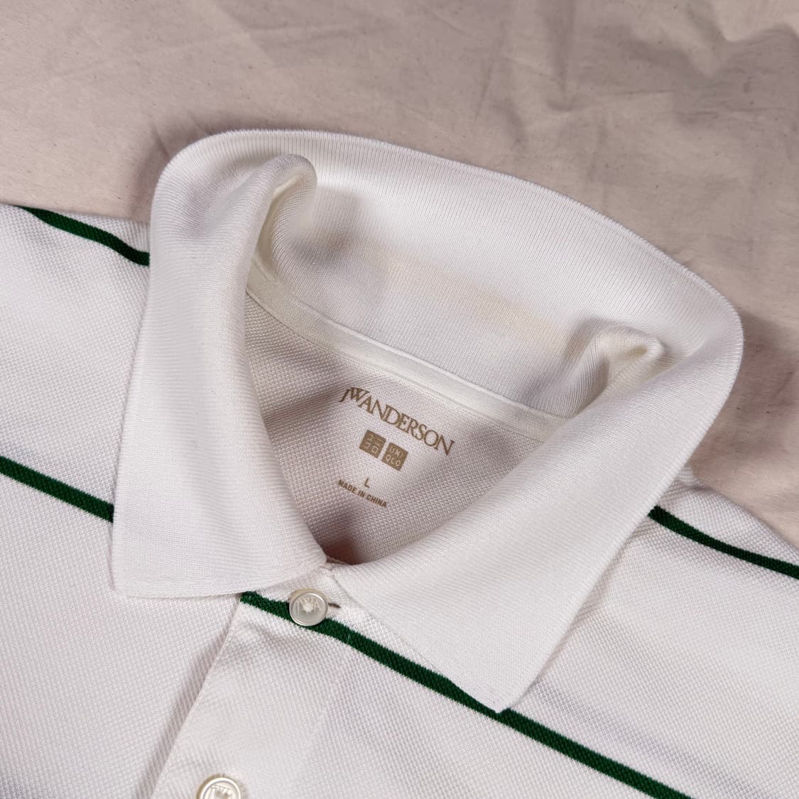 유니클로 jw앤더슨 반팔 티셔츠 카라티 상품이미지3