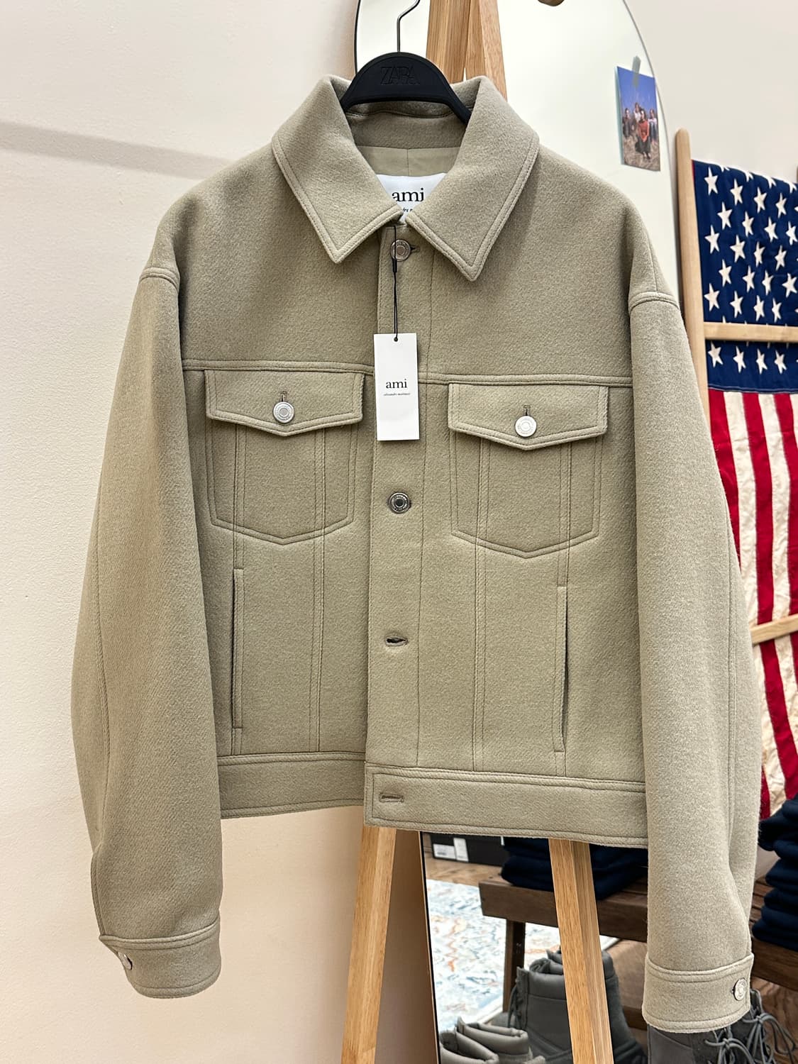 [새제품] AMI 아미 박시핏 울자켓 샴페인 상품이미지1