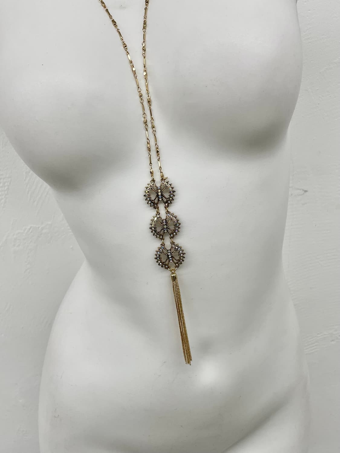 엔틱 큐빅 태슬 드롭 네크리스 상품이미지1