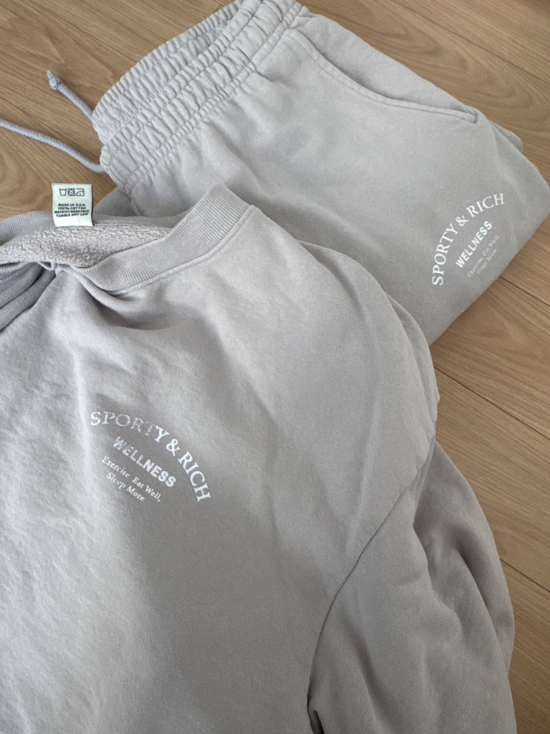 스포티앤리치 오트밀 셋업 (스웻셔츠+스웻팬츠) 상품이미지6